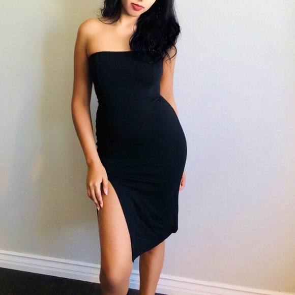 Dresses & Skirts - Black Strapless Slit Dress
